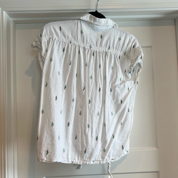 Cute cactus print tie front button down shirt - Picture 3 of 4